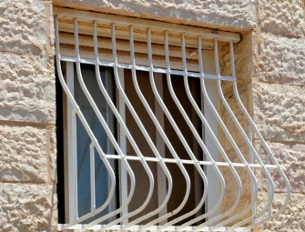 סורגים לחלונות